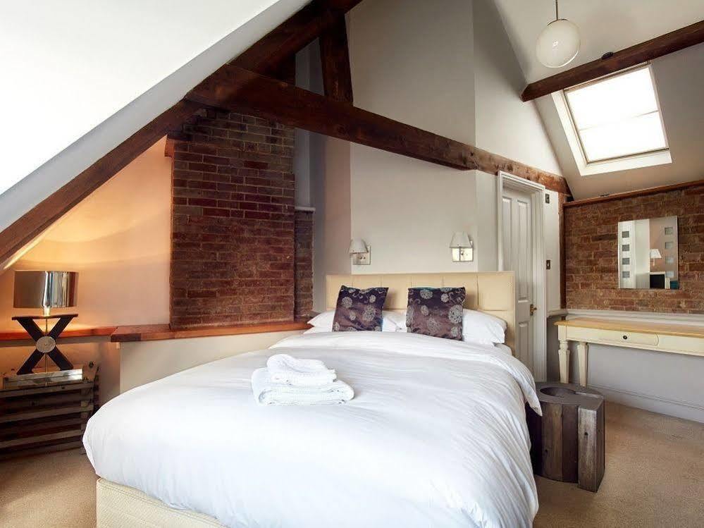 The George Inn Robertsbridge Buitenkant foto